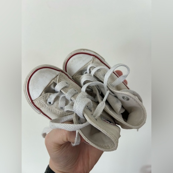 Toddler High Top Converse White Size 5 - Picture 6 of 8
